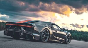 【2022年最新】スポーツカーの中で世界一速い車は？